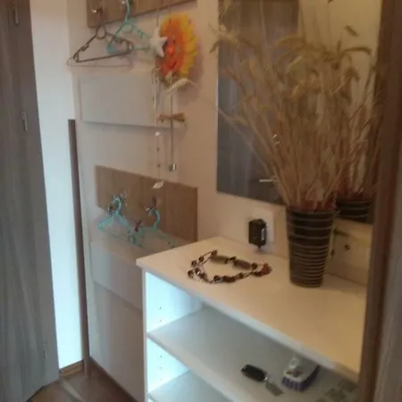 Studio Margrette Lazuren Bryag *
